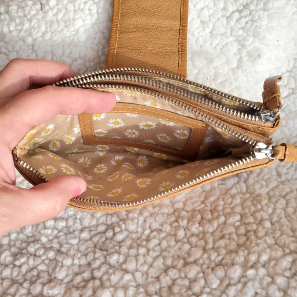 Brighton Tan Patent Leather Cutout Print Wristlet Wallet - Picture 11 of 14